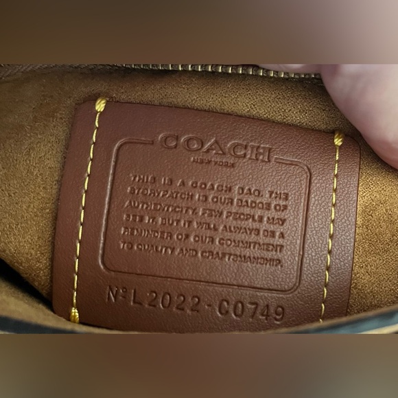 COACH C0749 Ivory/Beige BEAT Saddle Crossbody Glovetanned Leather Bag - Picture 3 of 16